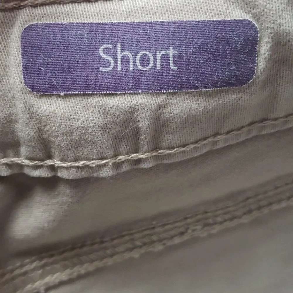 Gloria Vanderbilt Shorts‎
